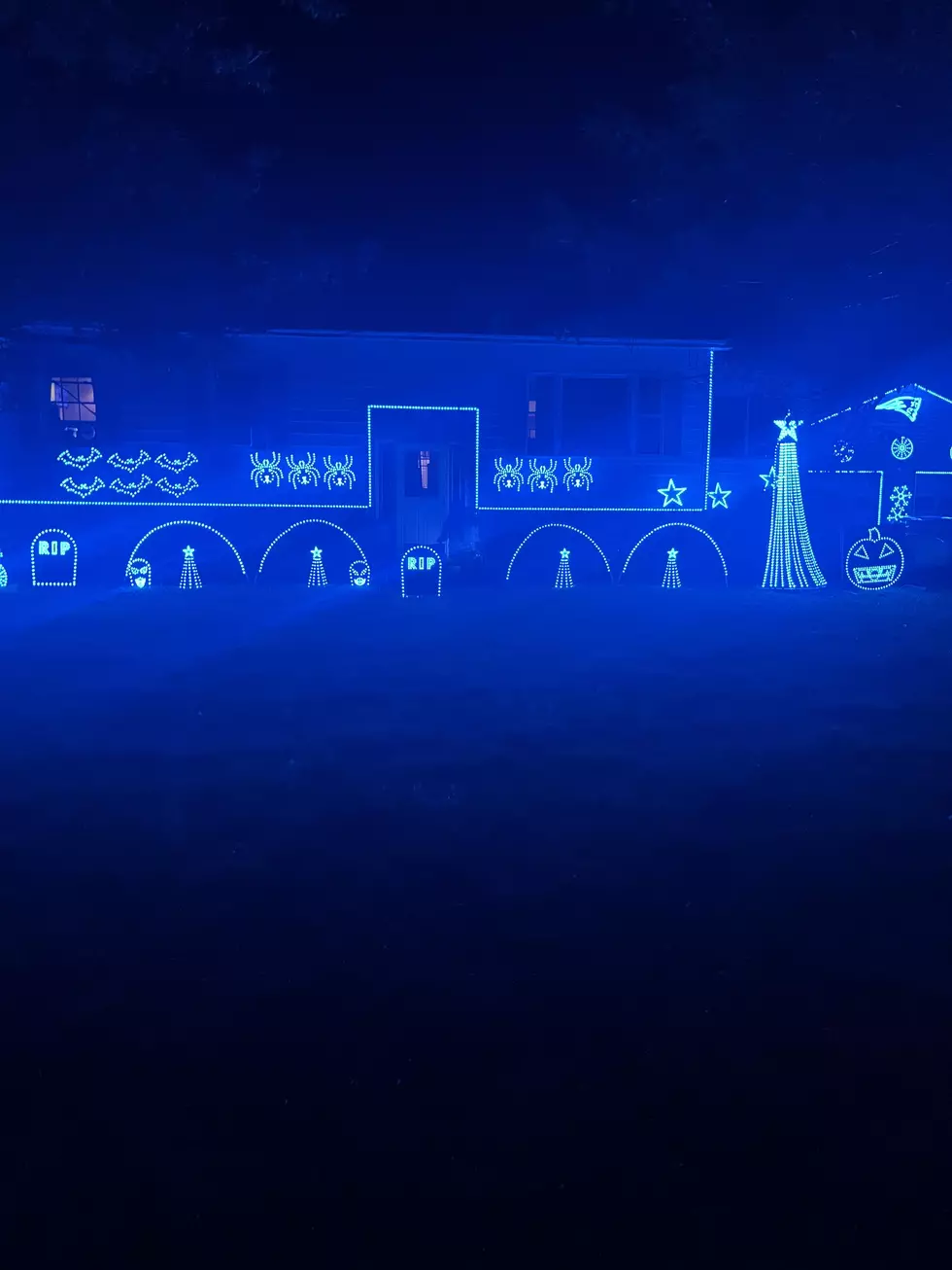 Love Holiday Lights? Head To Corinth For This Halloween Light Display!